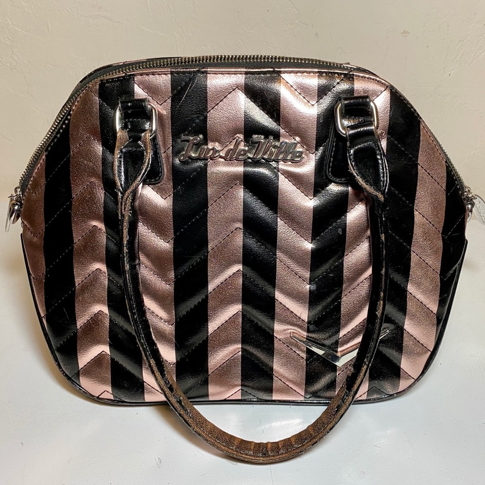 Lux de Ville Handbag in Metallic Pink and Black